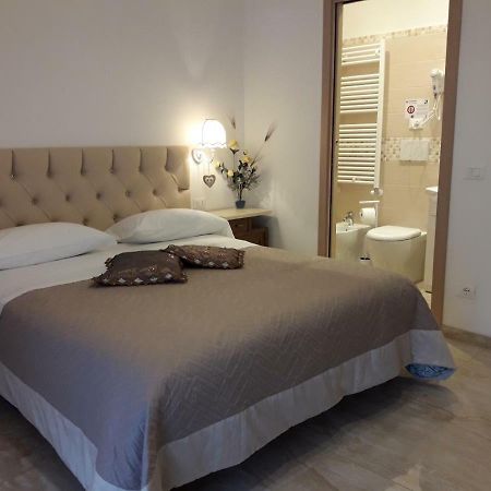 Affittacamere Sorrento Ventimiglia Bagian luar foto