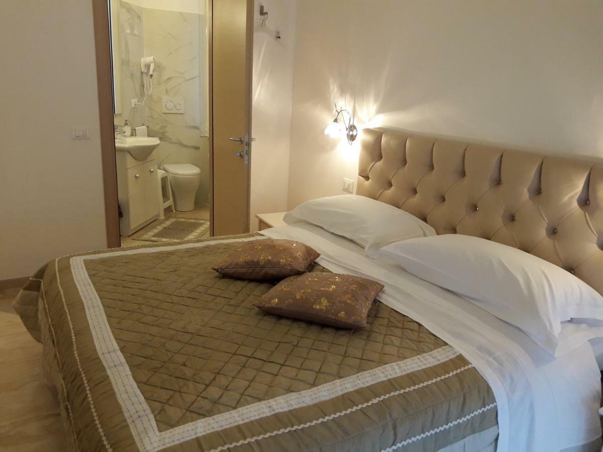 Affittacamere Sorrento Ventimiglia Bagian luar foto