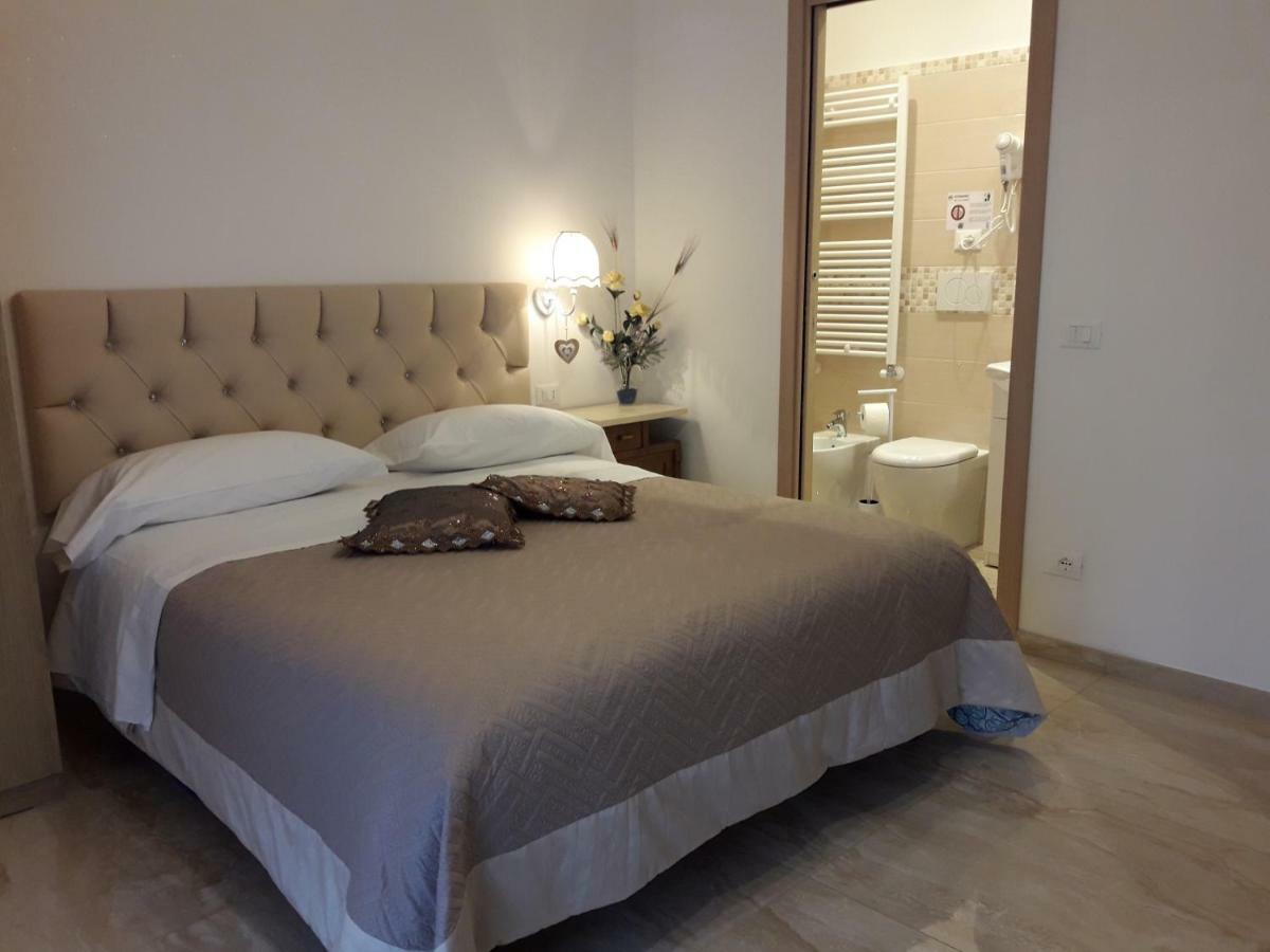 Affittacamere Sorrento Ventimiglia Bagian luar foto
