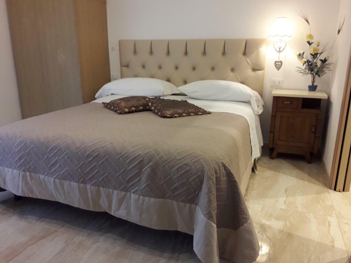 Affittacamere Sorrento Ventimiglia Bagian luar foto