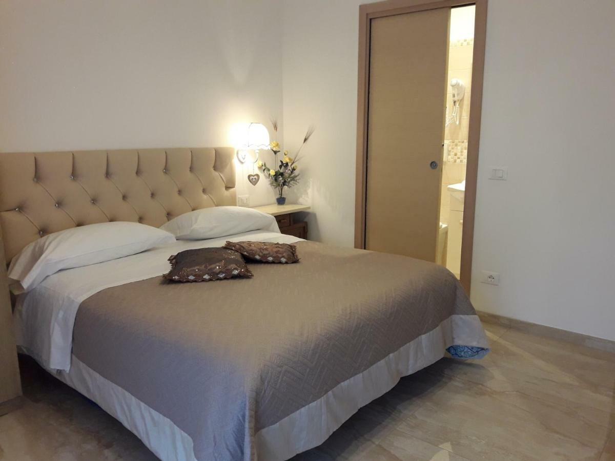 Affittacamere Sorrento Ventimiglia Bagian luar foto